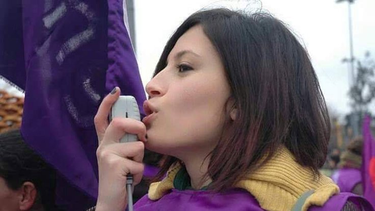 Mor Dayanışma kurucularından Perihan Koca: Erkekliğin çarkına çomak sokan bir kadın! 2 Mor Dayanışma kurucularından Perihan Koca: Erkekliğin çarkına çomak sokan bir kadın! - gazete duvar perihan koca LeGuin soylesi perihan736