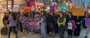 Sokaktayım, Çünkü